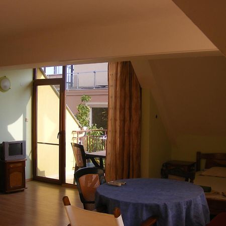 Guest House "Zora - Sarafovo" 布尔加斯 外观 照片