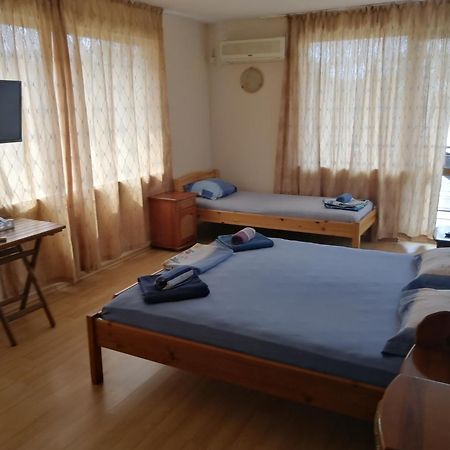 Guest House "Zora - Sarafovo" 布尔加斯 外观 照片