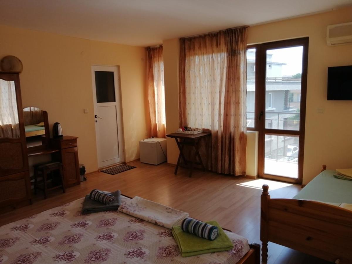 Guest House "Zora - Sarafovo" 布尔加斯 外观 照片