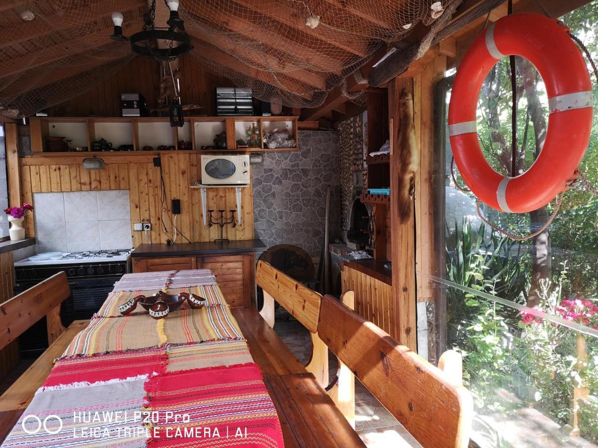 Guest House "Zora - Sarafovo" 布尔加斯 外观 照片