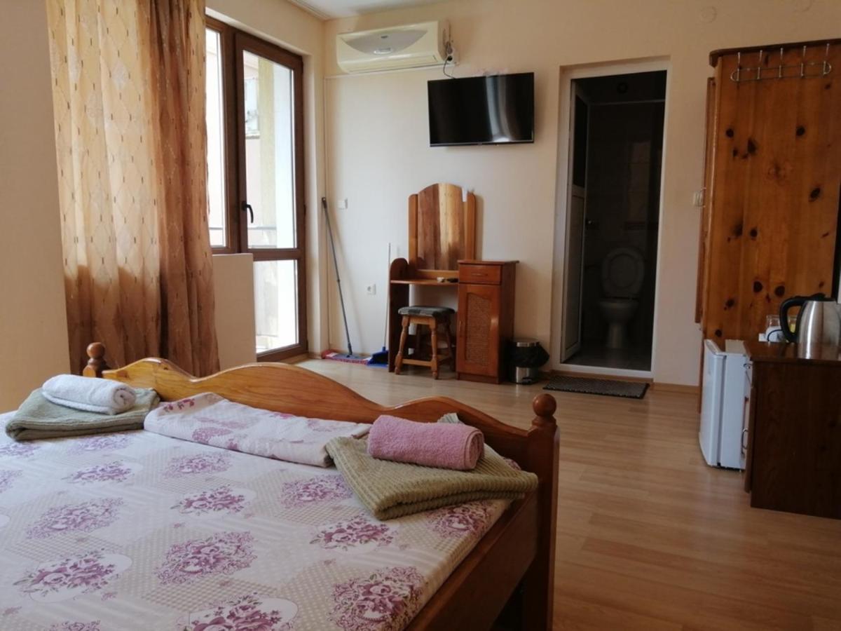 Guest House "Zora - Sarafovo" 布尔加斯 外观 照片