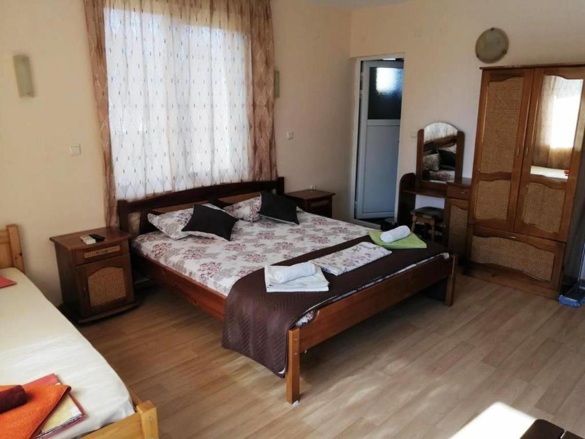 Guest House "Zora - Sarafovo" 布尔加斯 外观 照片