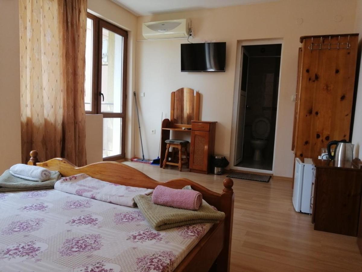 Guest House "Zora - Sarafovo" 布尔加斯 外观 照片