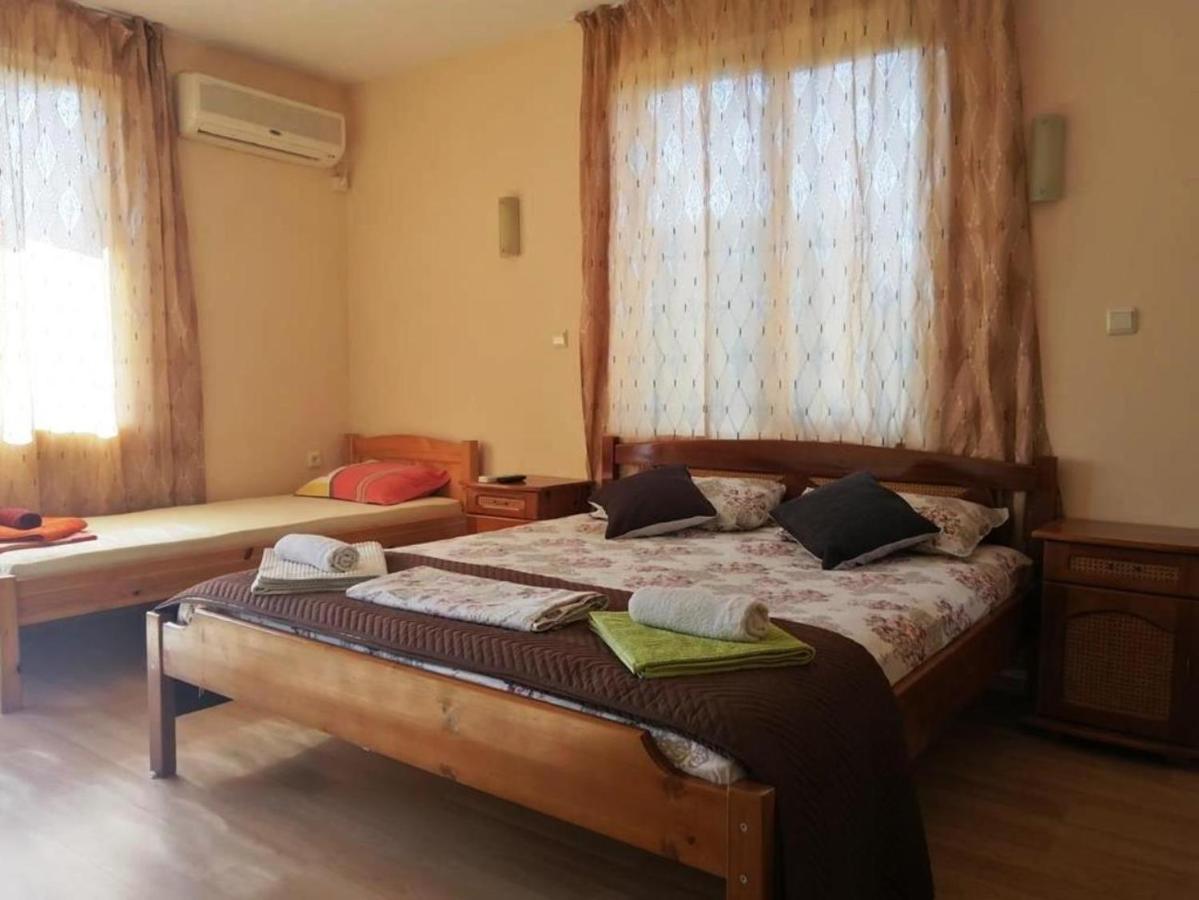 Guest House "Zora - Sarafovo" 布尔加斯 外观 照片