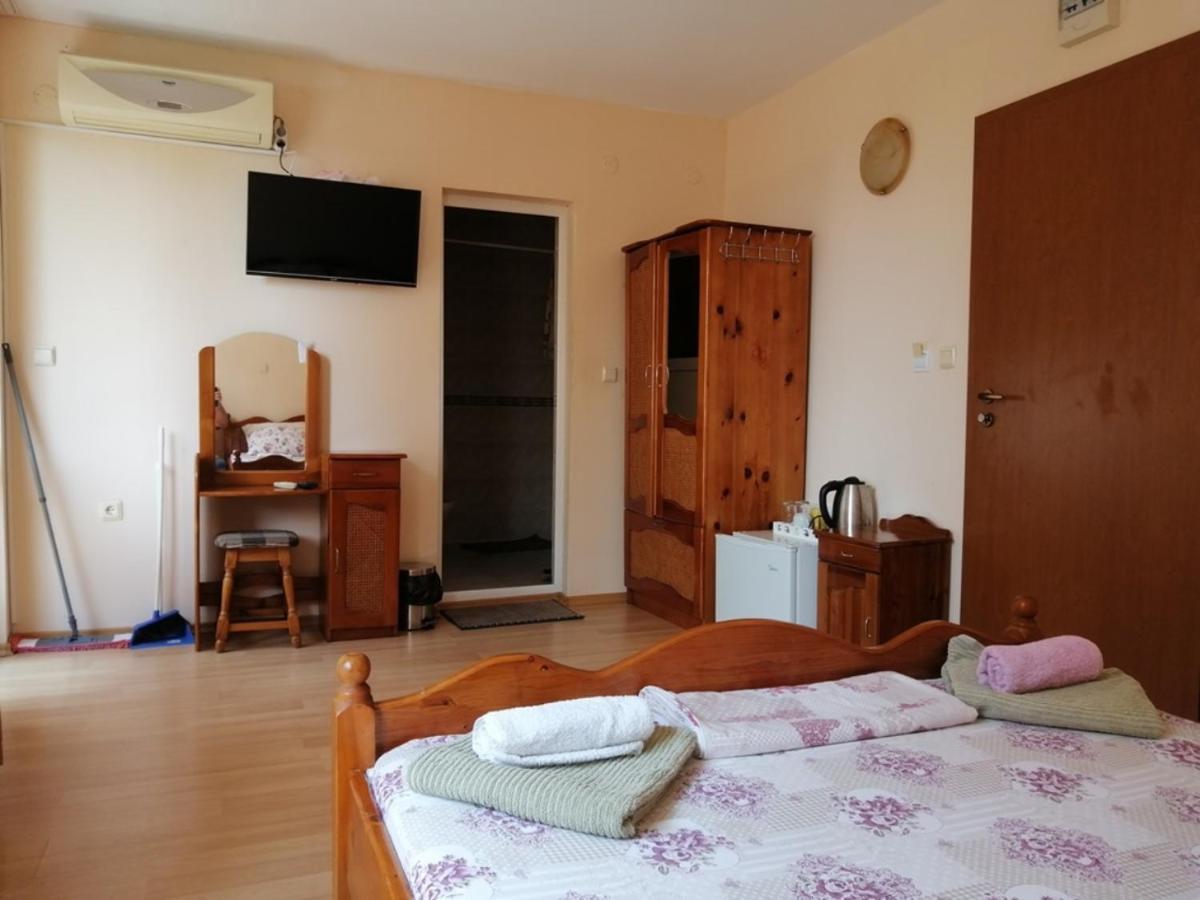 Guest House "Zora - Sarafovo" 布尔加斯 外观 照片