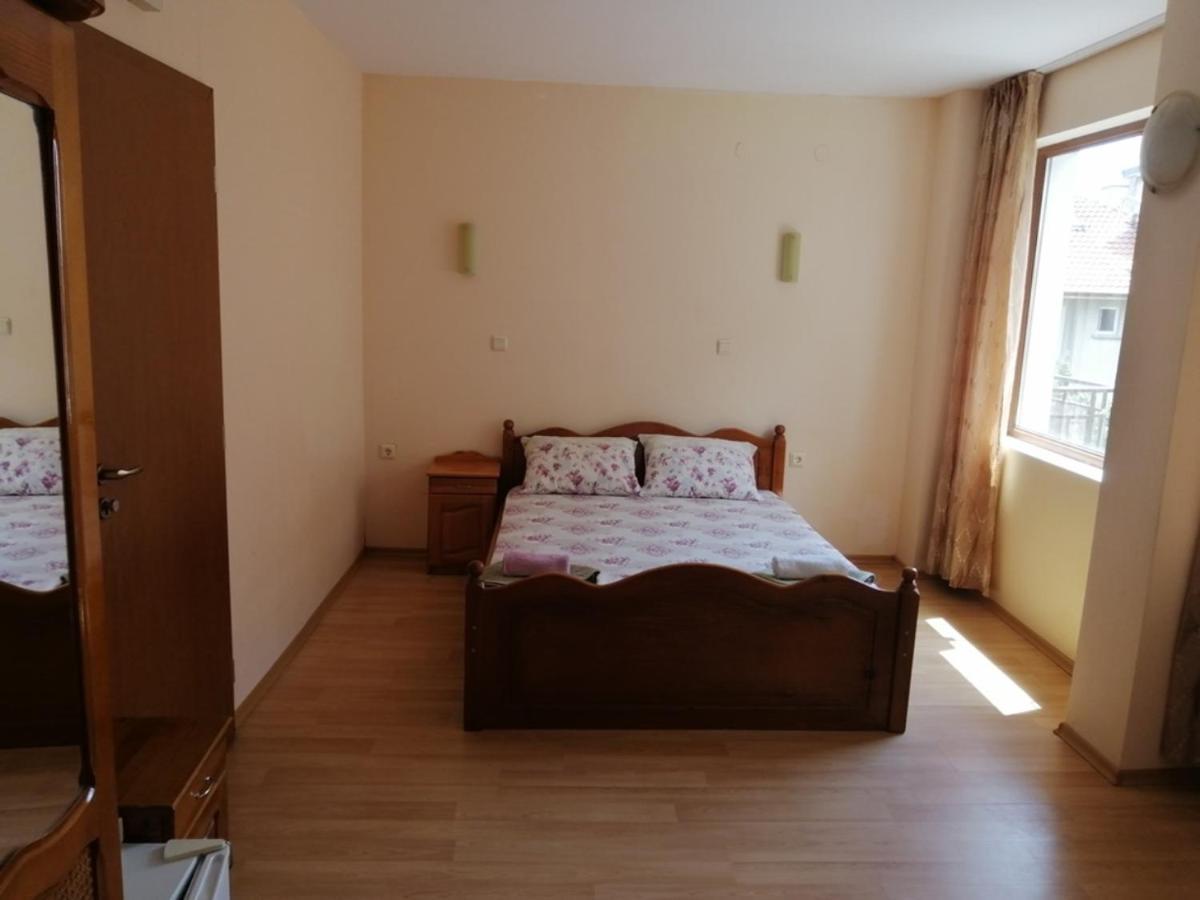 Guest House "Zora - Sarafovo" 布尔加斯 外观 照片