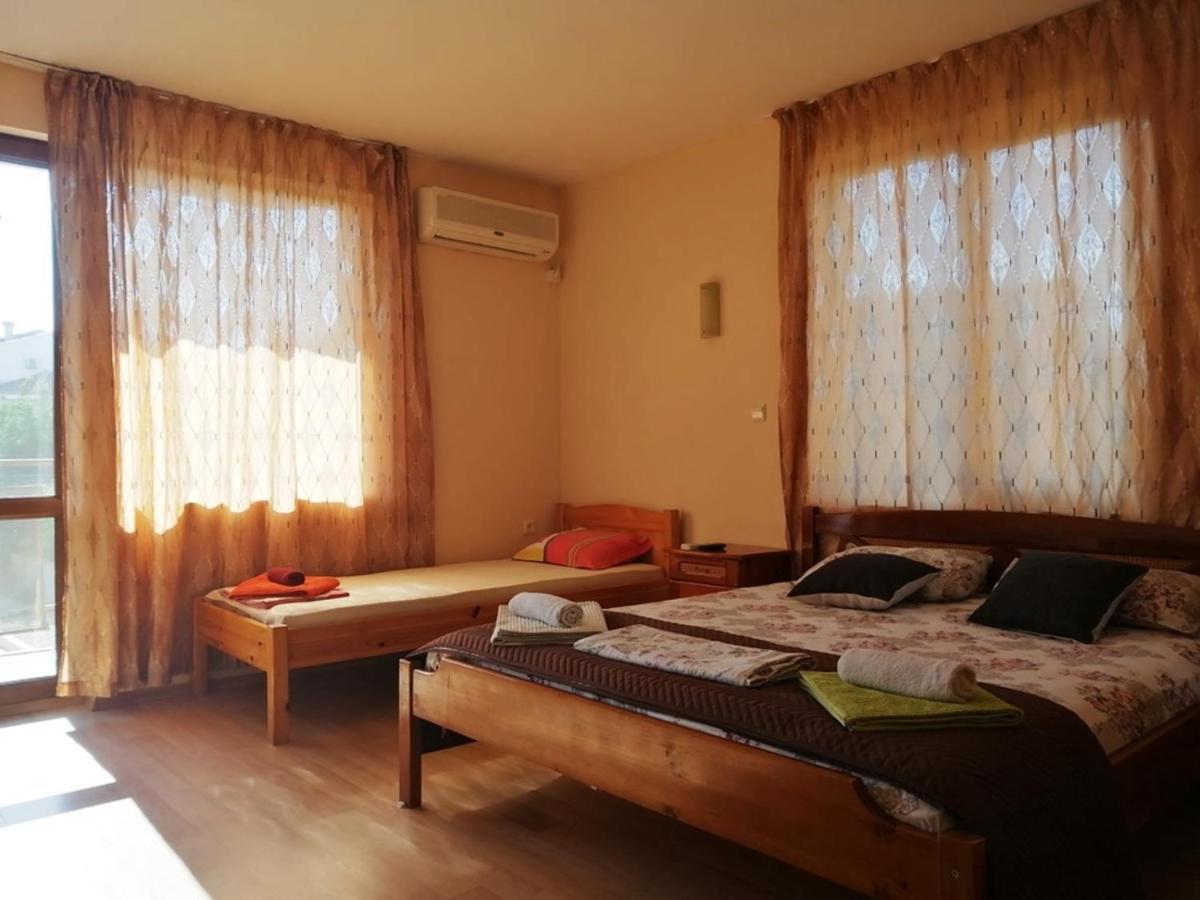 Guest House "Zora - Sarafovo" 布尔加斯 外观 照片