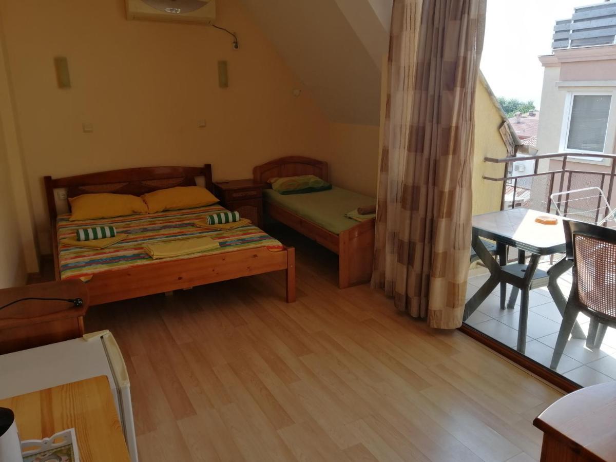 Guest House "Zora - Sarafovo" 布尔加斯 外观 照片