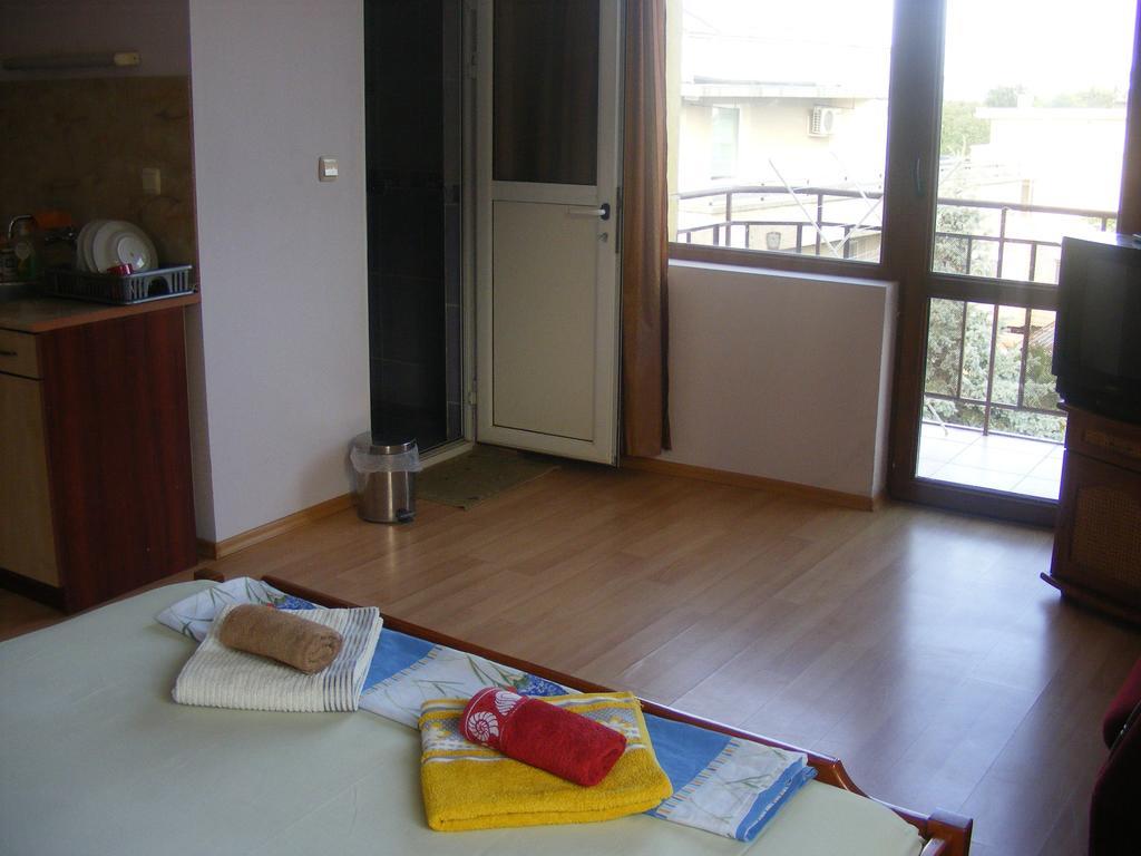 Guest House "Zora - Sarafovo" 布尔加斯 外观 照片