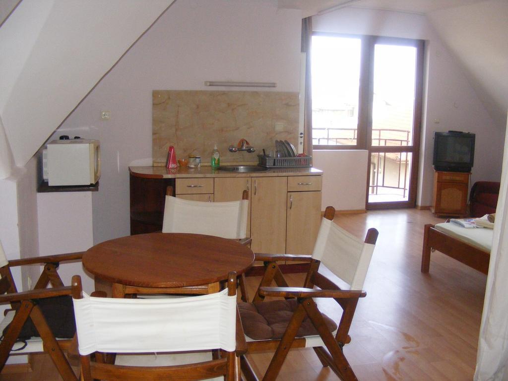 Guest House "Zora - Sarafovo" 布尔加斯 外观 照片