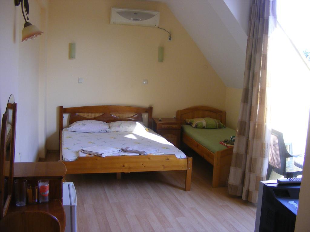 Guest House "Zora - Sarafovo" 布尔加斯 外观 照片
