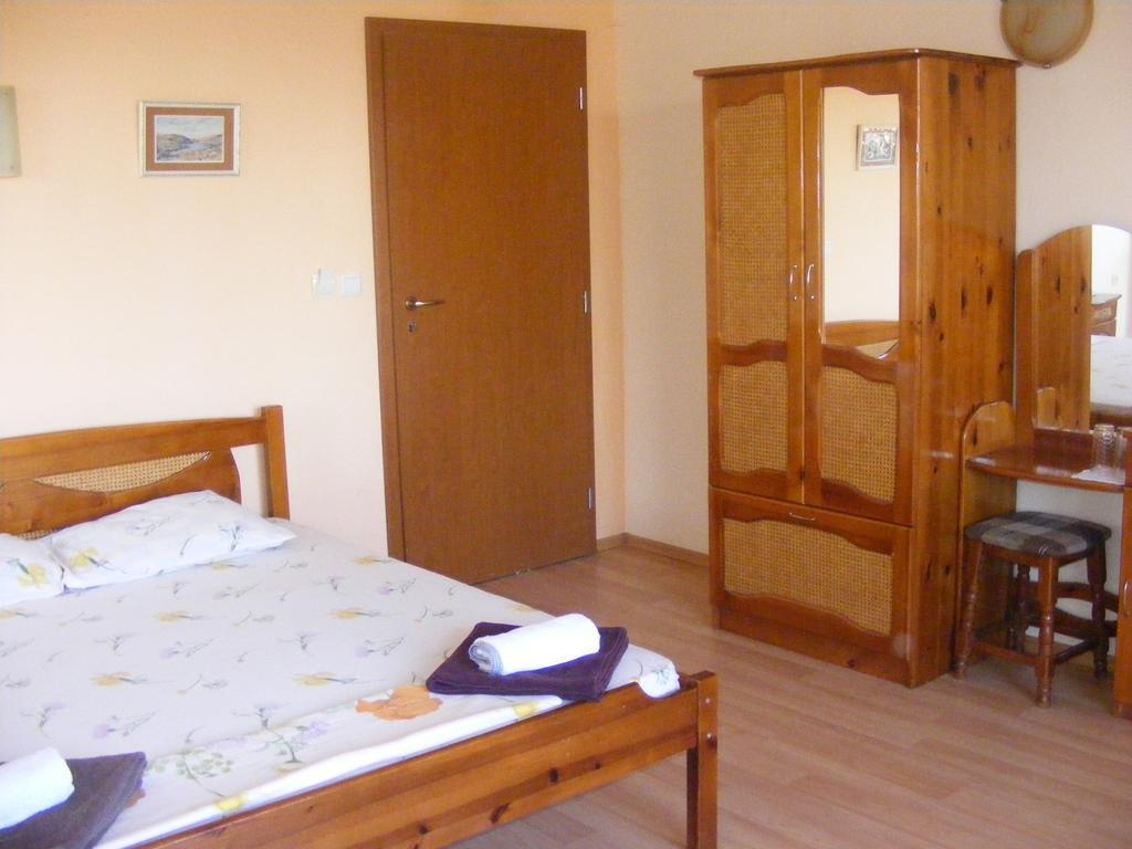 Guest House "Zora - Sarafovo" 布尔加斯 外观 照片