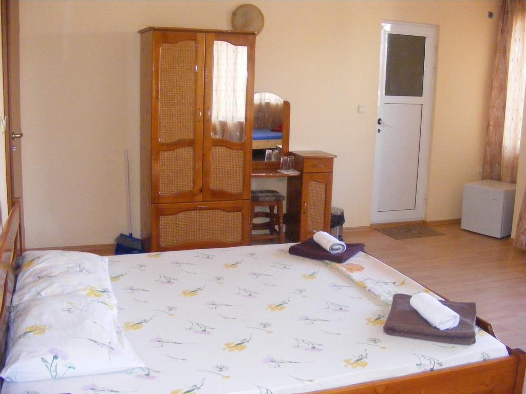 Guest House "Zora - Sarafovo" 布尔加斯 外观 照片