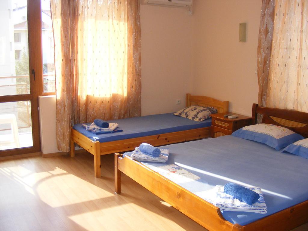Guest House "Zora - Sarafovo" 布尔加斯 外观 照片