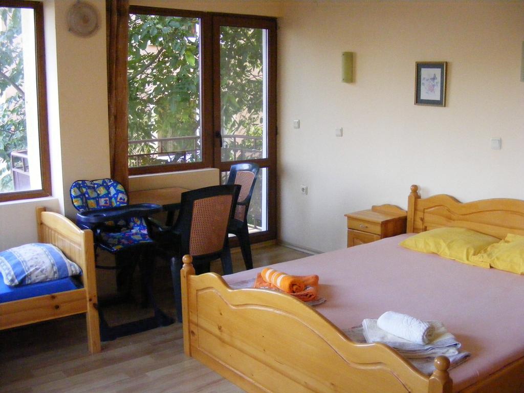 Guest House "Zora - Sarafovo" 布尔加斯 外观 照片