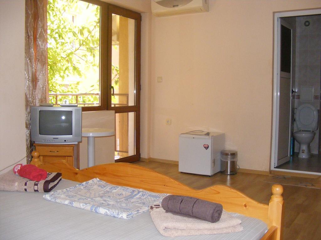 Guest House "Zora - Sarafovo" 布尔加斯 外观 照片
