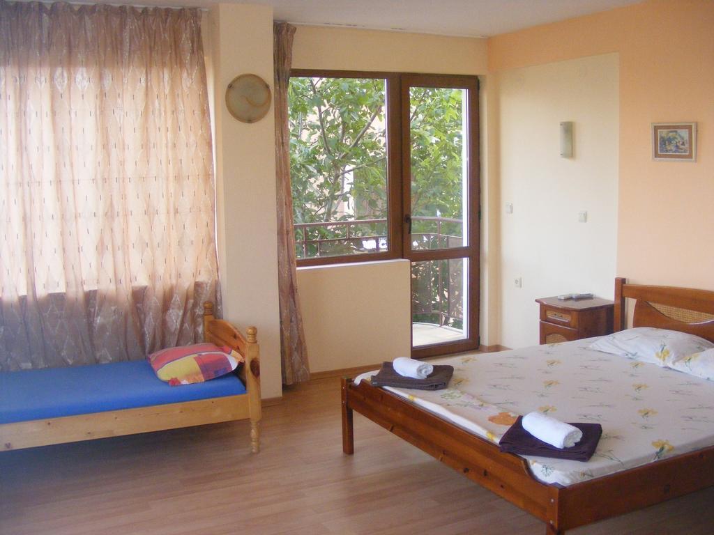 Guest House "Zora - Sarafovo" 布尔加斯 外观 照片
