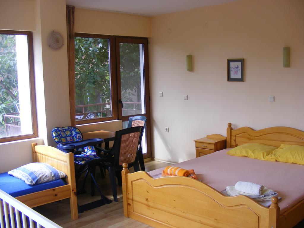 Guest House "Zora - Sarafovo" 布尔加斯 外观 照片